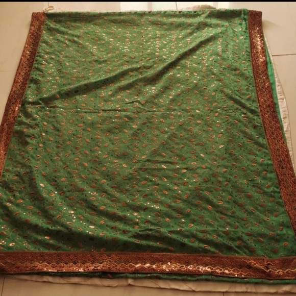 Party wear saree - Picture 3 of 10